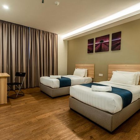 1 Orange Hotel Klia & Klia2 Сепанг Екстериор снимка