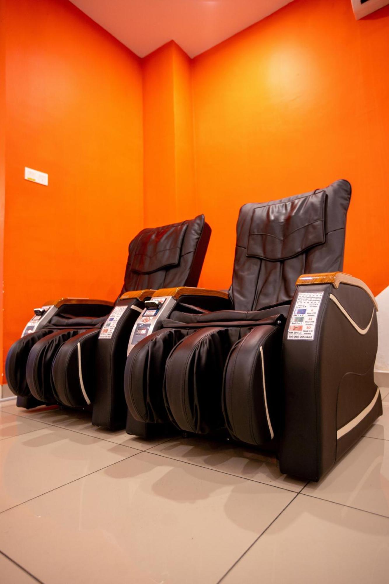 1 Orange Hotel Klia & Klia2 Сепанг Екстериор снимка