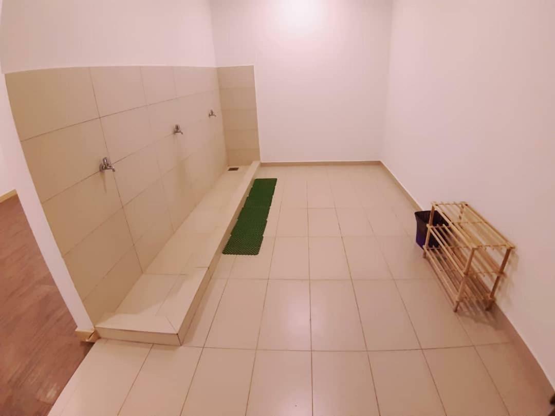 1 Orange Hotel Klia & Klia2 Сепанг Екстериор снимка