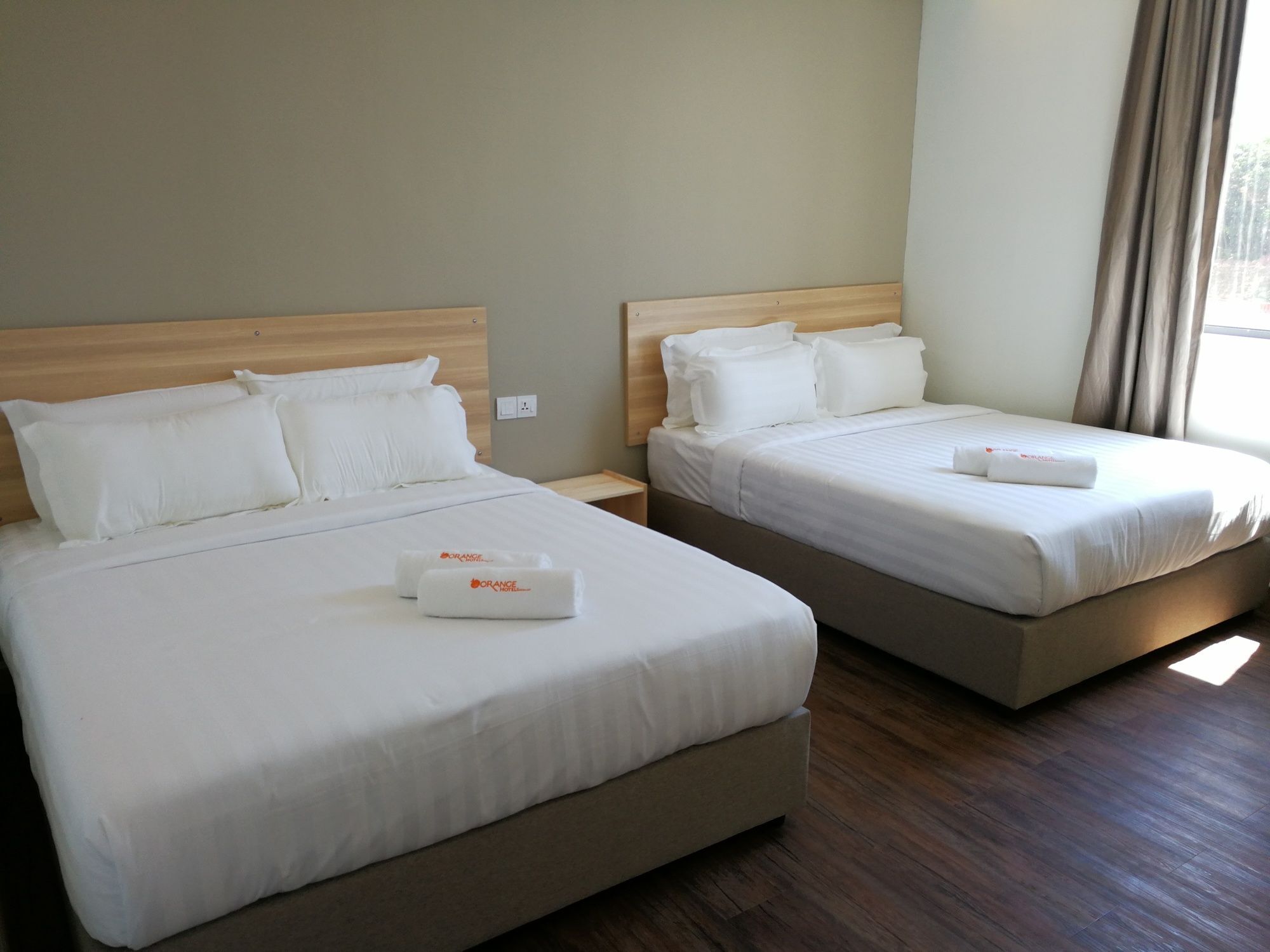 1 Orange Hotel Klia & Klia2 Сепанг Екстериор снимка