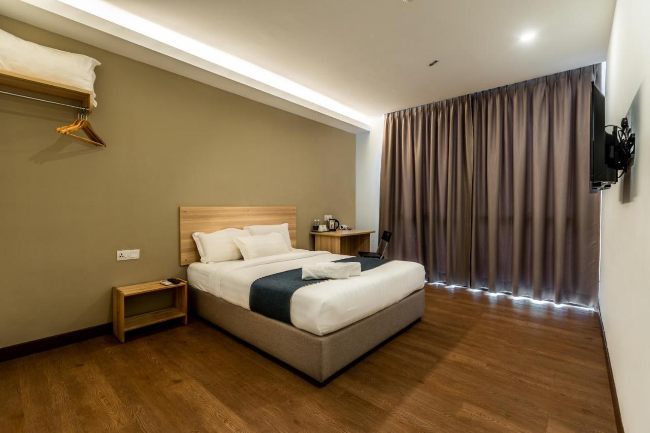 1 Orange Hotel Klia & Klia2 Сепанг Екстериор снимка
